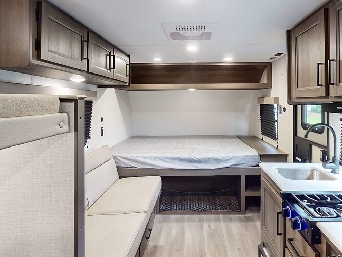 Grand-Design-Transcend-One-151BH-2025-extraimage1