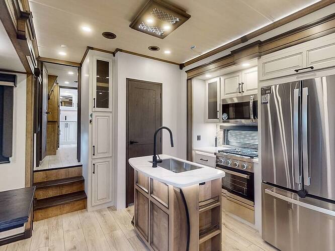 Keystone-Montana-3761FL-2025-wideinteriorliving