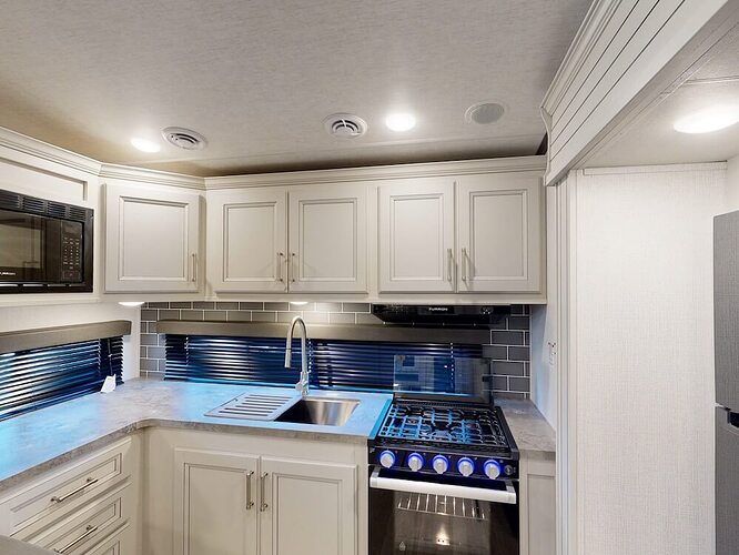 Keystone-Cougar-23MLE-2025-kitchen