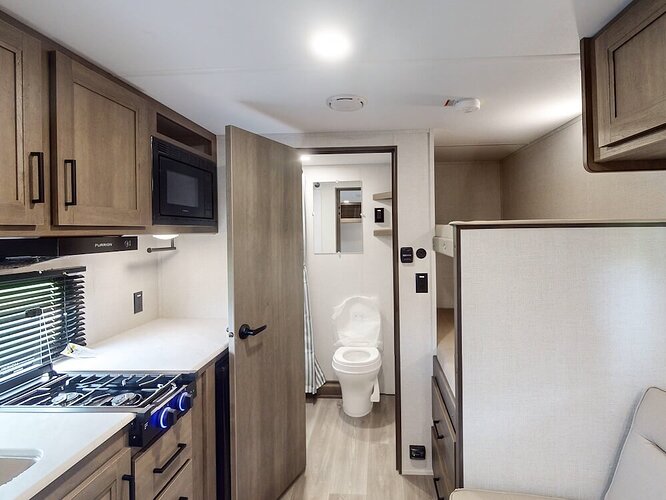 Grand-Design-Transcend-One-151BH-2025-wideinteriorliving