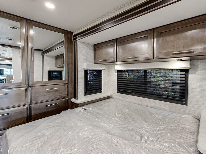 Jayco Alante SE bedroom