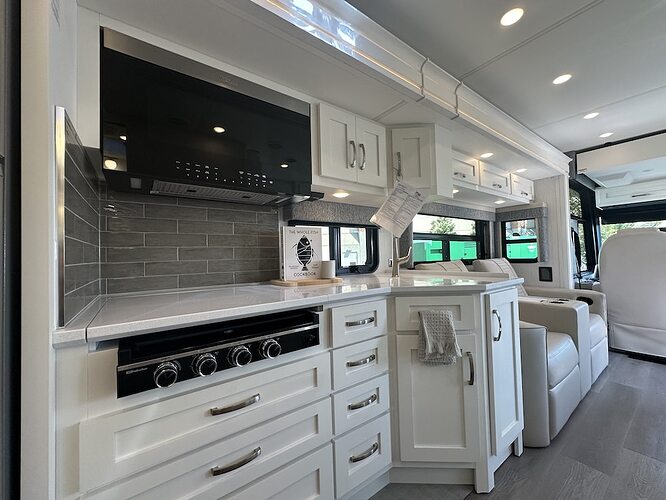 Bay Star 3114 kitchen