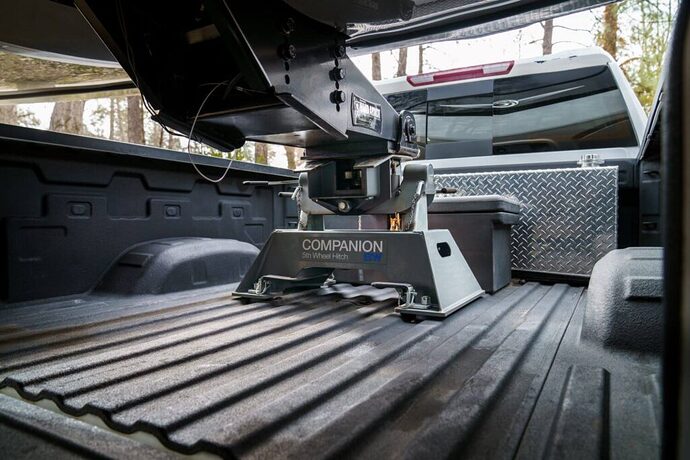 Fifth wheel Companion hitch