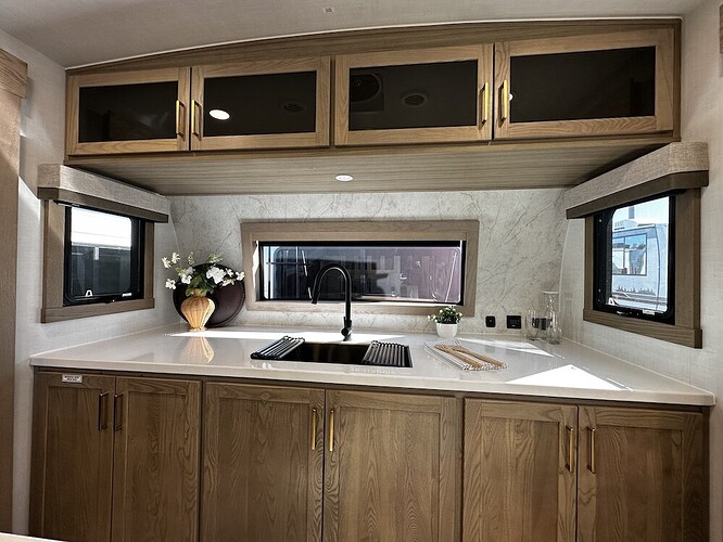 Rockwood 8391FK Kitchen