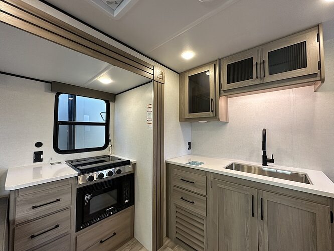 Coleman Lantern 33DBS kitchen