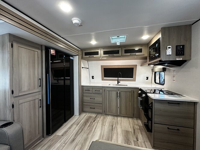 Coleman Legacy 2550FK Kitchen