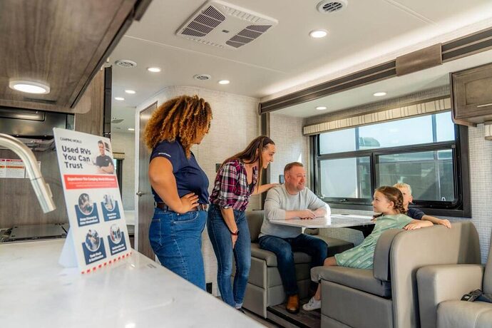 Used RV Shopping_CWF01838