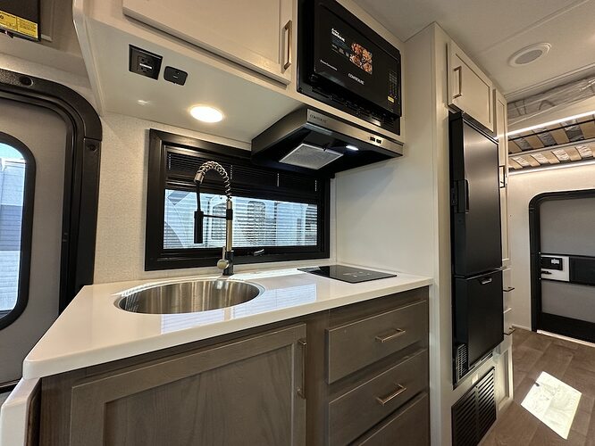 Alita 22NF kitchen