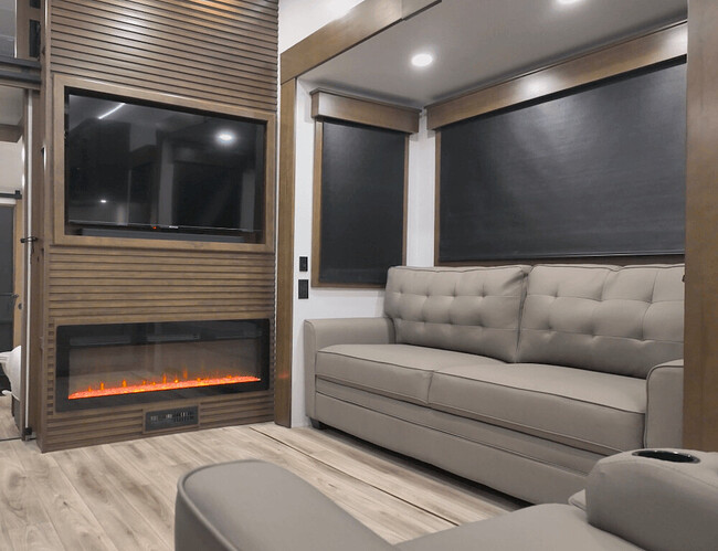 new montana high country 391tb living area