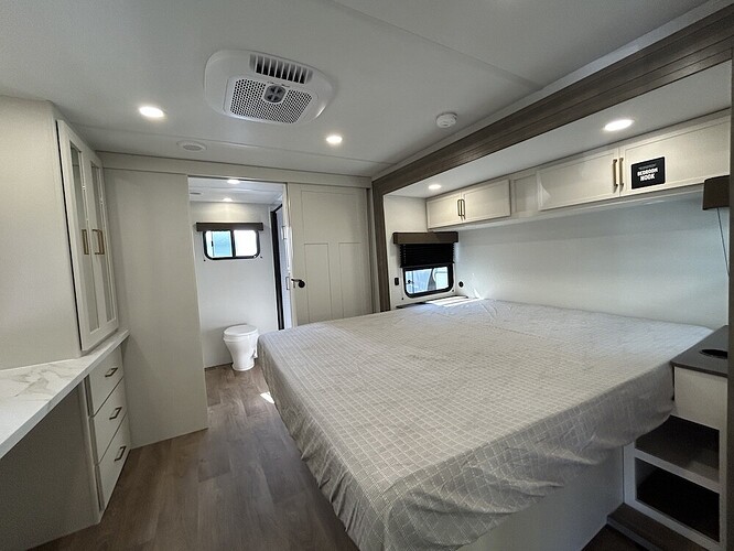 Transcend 275FKT Bedroom