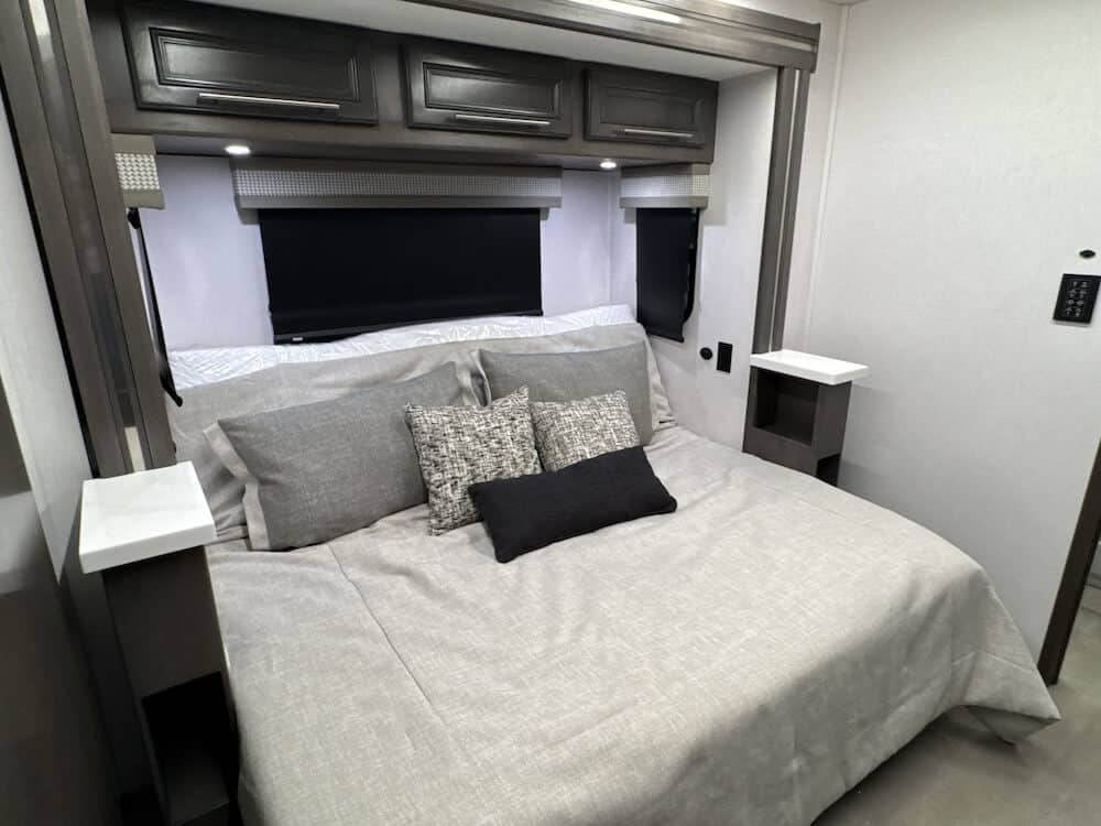 2026_forest_river_georgetown_7_series_36k_rv818616_impel-capture_close-up_bedroom
