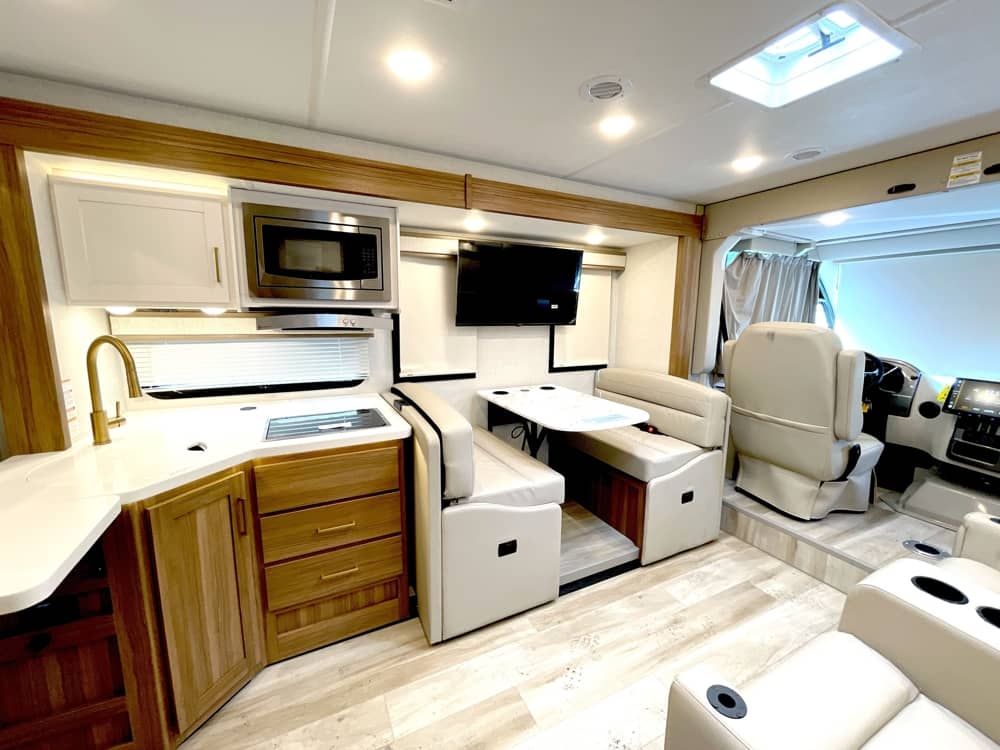 Eddie Bauer EB28 kitchen