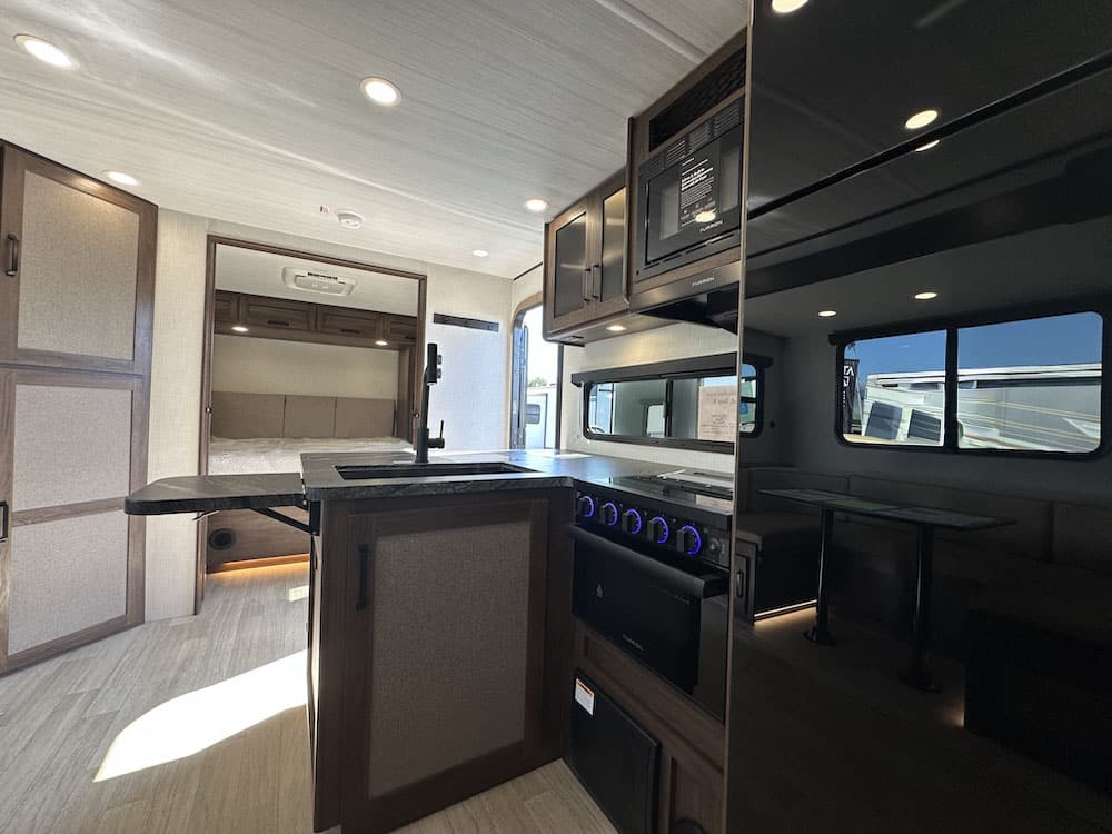 Bullet Crossfire 331WFA kitchen