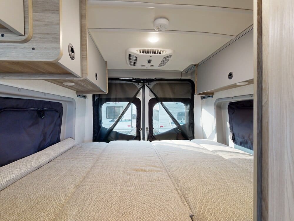 Winnebago-Solis-59PX-2025-bedroom
