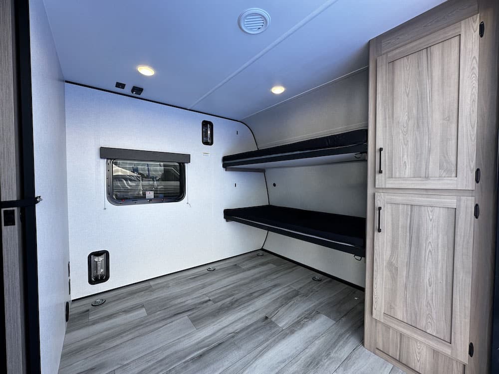 Coleman Light 23TX garage and bunks