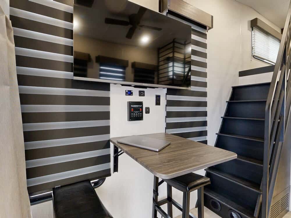 16ML interior image of the television and table